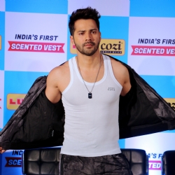 Lux Cozi on X: Lux Cozi Launches India's First Scented Vest #ScentedVest  #Indiasfirst #VarunDhawan #LuxCozi #IndiasFirstScentedVest   / X