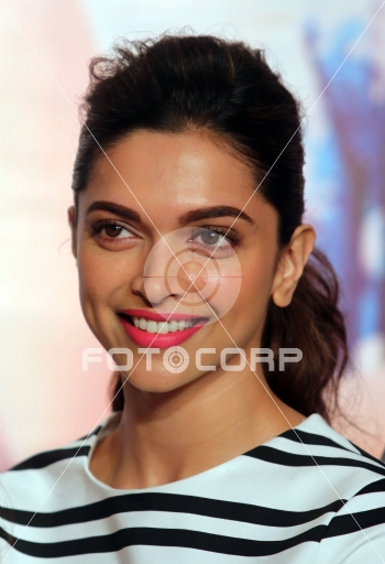 311219013332deepika-padukone.jpg