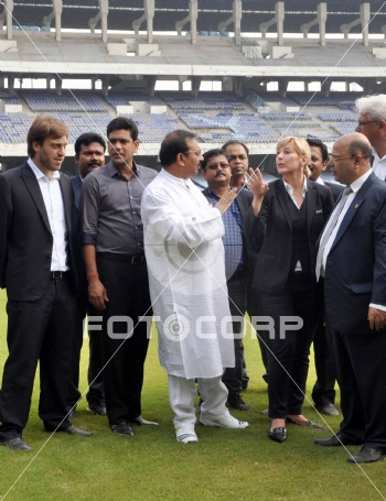 Fotocorp Javier Ceppi Arup Biswas Marion Mayer Vorfelder Press Conference Of 2017 Fifa U 17 World Cup In Kolkata