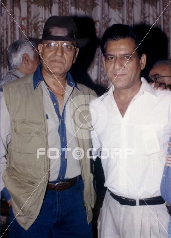 om puri brother of amrish puri